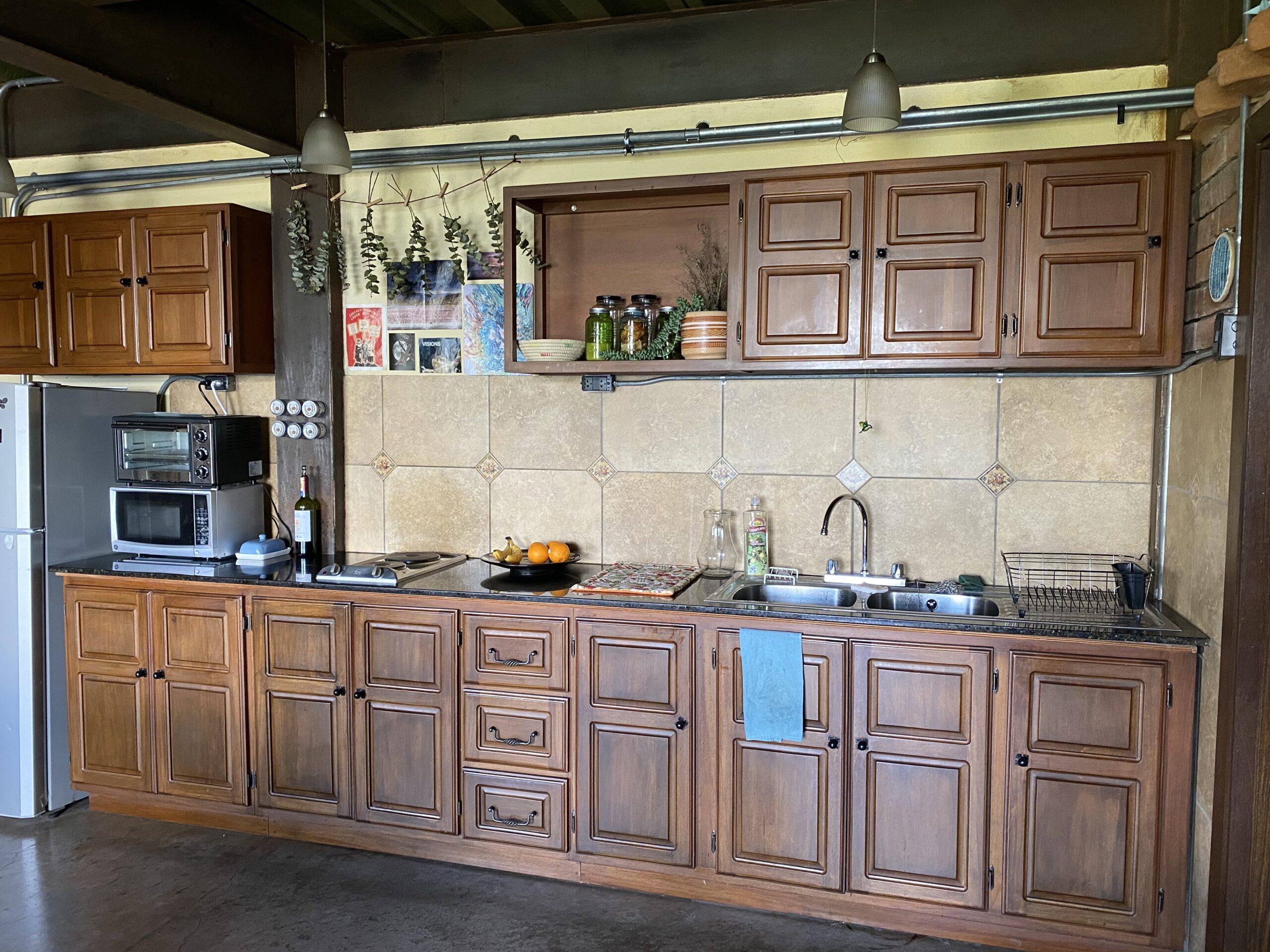 11. Kitchen 1 SHOWCASE