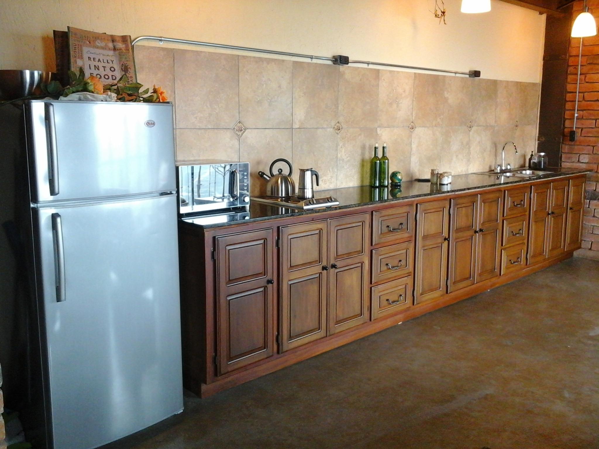 12. Kitchen 2 SHOWCASE