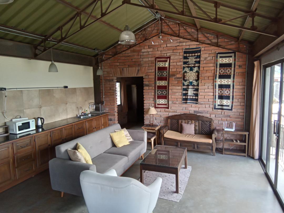 17. Living Shama #7 SHOWCASE