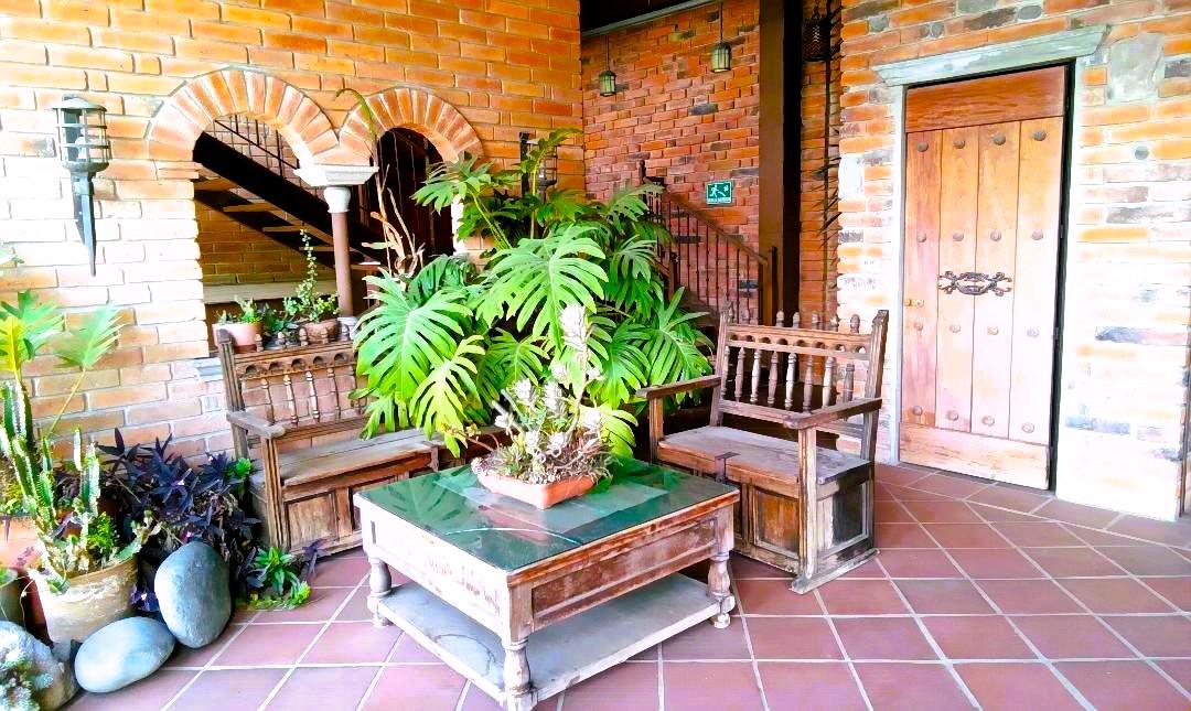 20. Lobby 3 SHOWCASE